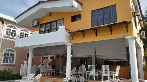 Rancho en playa San Blas, La Libertad.