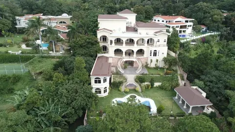 Vista aérea de la residencia que Saca compró con dinero del Estado.