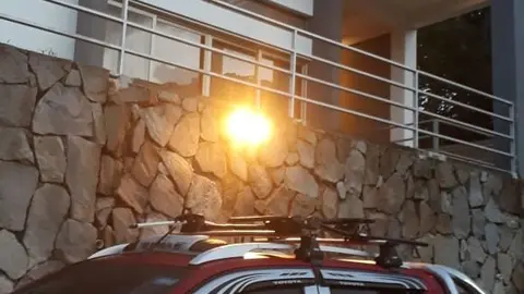 Una de las casas que fueron intervenidas por las autoridades. Foto: FGR