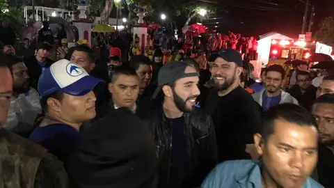 El candidato a la presidencia por el partido GANA, Nayib Bukele, se presentó al evento de las bolas de fuego en Nejapa.