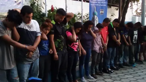 Fueron 17 los detenidos en este operativo, quienes pertenecían a la banda.