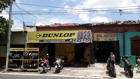 Estas personas trabajaban en esos talleres, donde recibían motos robados y hurtadas para desmantelarlas.
