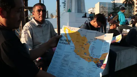 En busca de una mejor vida, la segunda caravana de salvadoreños partió a tempranas horas de este día.