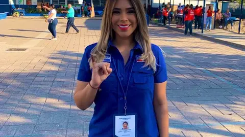 La diputada Marcela Villatoro votó a primeras horas de este domingo.