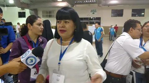 La ministra de Trabajo, Sandra Guevara, emitió su voto en Cifco.