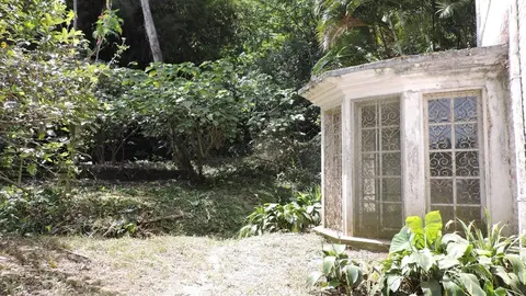 La propiedad posee siete manzanas de terreno.