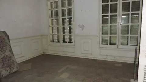 La familia está pidiendo $900,00 negociables por toda la propiedad.