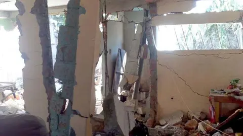 Los daños eran evidentes en algunos inmuebles, personal de la Unidad de Salud reportó varias atenciones.