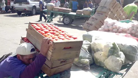Este ciudadano nunca se ha dado por vencido, a sus 48 años no para de trabajar y ganarse el sustento diario con el sudor de su frente.
