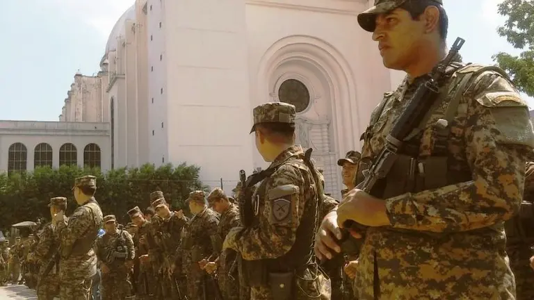 Reservistas de la Fuerza Armada.