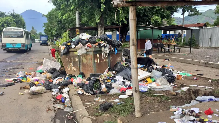 CalleApopa con basura
