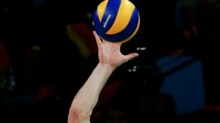 <p>El estadounidense David Lee durante un partido contra Brasil por el Grand Prix Mundial, en el Parque Olímpico de Rio de Janeiro, el 19 de junio de 2016</p>