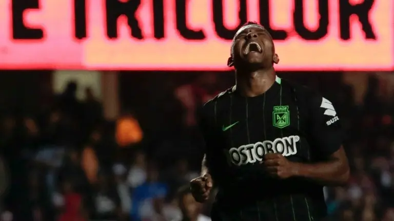 <p>El jugador del Atlético Nacional, Miguel Borja, celebra luego de convertir un gol ante el Sao Paulo el 6 de julio de 2016 en Sao Paulo</p>