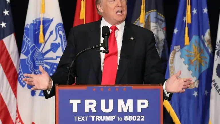 <p>El candidato presidencial republicano Donald Trump, pronuncia un discurso sobre temas de veteranos durante un acto de campaña, el 11 de julio de 2016, en Virginia Beach, EEUU.</p>