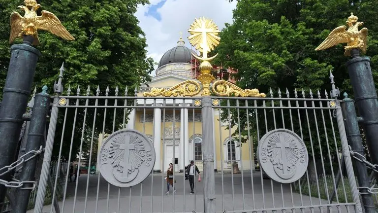 <p>La Catedral Spaso-Preobrazhensky (Transfiguración) de San Petesburgo, donde fue bautizado el presidente ruso, Vladimir Putin, en una imagen del 10 de junio de 2016</p>