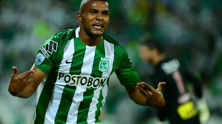 <p>Miguel Borja, del colombiano Atlético Nacional, festeja su gol contra el Sao Paulo, en la vuelta de semifinales de la Copa Libertadores, en el estadio Atanasio Girardot de Medellín, el 13 de julio de 2016</p>