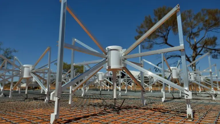 <p>Imagen del radiotelescopio SKA (Square Kilometre Array) divulgada por el Centro Internacional de Investigación de Radio Astronomía, el 9 de julio de 2013</p>
