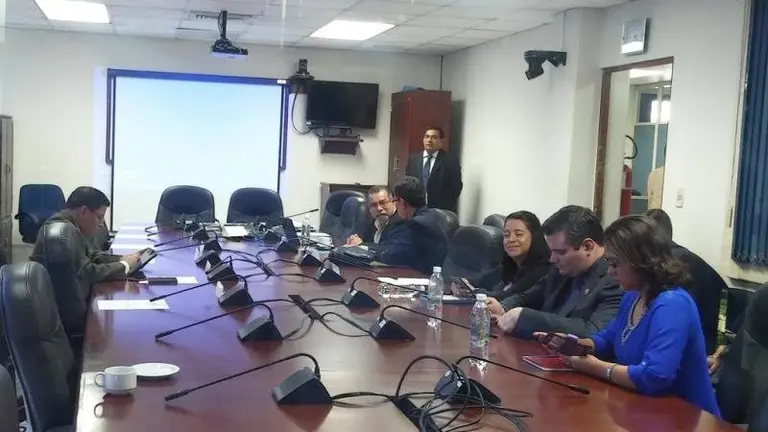 Comisión de hacienda sin quòrum