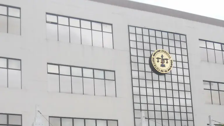 CSJ detalle / Karla Espinoza El Salvador Times