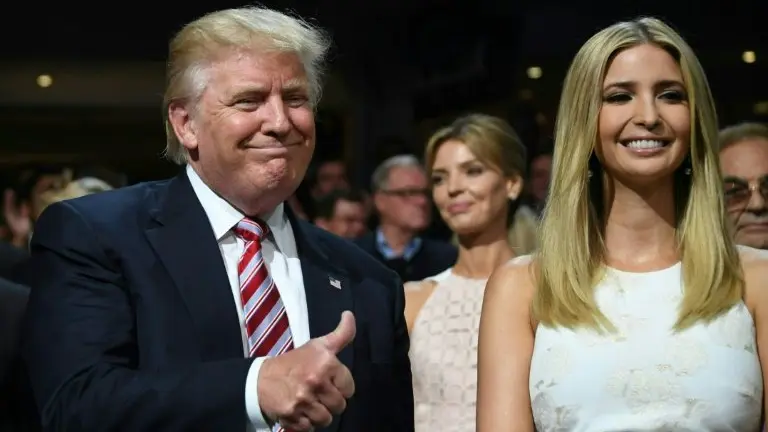 <p>El candidato presidencial Donald Trump junto a su hija Ivanka en el tercer día de la convención nacional del Partido Republicano en Cleveland el 20 de julio de 2016</p>