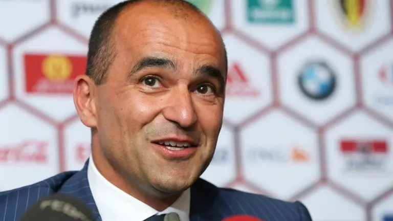 <p>El nuevo seleccionador de Bélgica, Roberto Martínez, habla en rueda de prensa el 4 de agosto de 2016 en Bruselas</p>