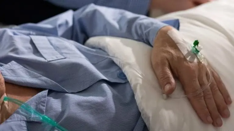 El agredido fue hospitalizado por dos meses.