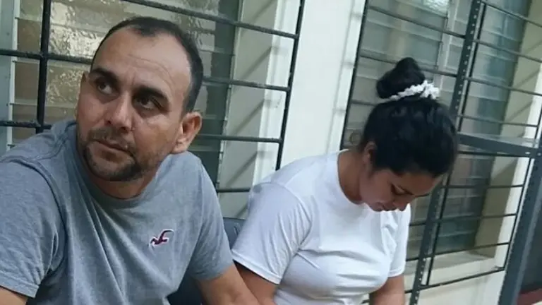 Detenidos por cubetas con dinero en Acajutla