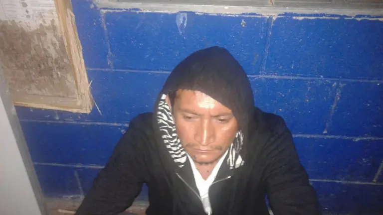 hombre detenido por golpear a su madre