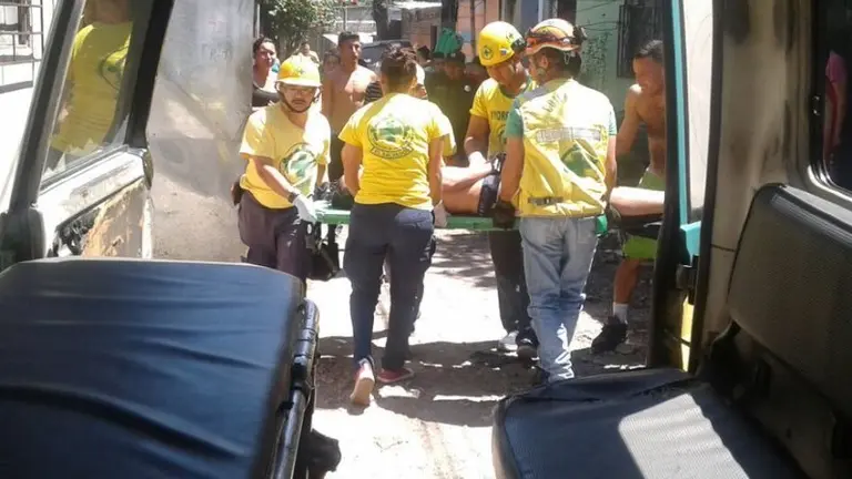 Comandos de salvamento atiende