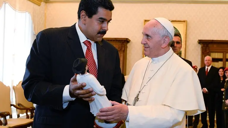 Papa con Maduro