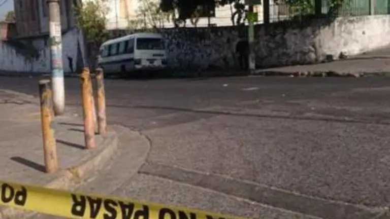 cinta amarilla microbús