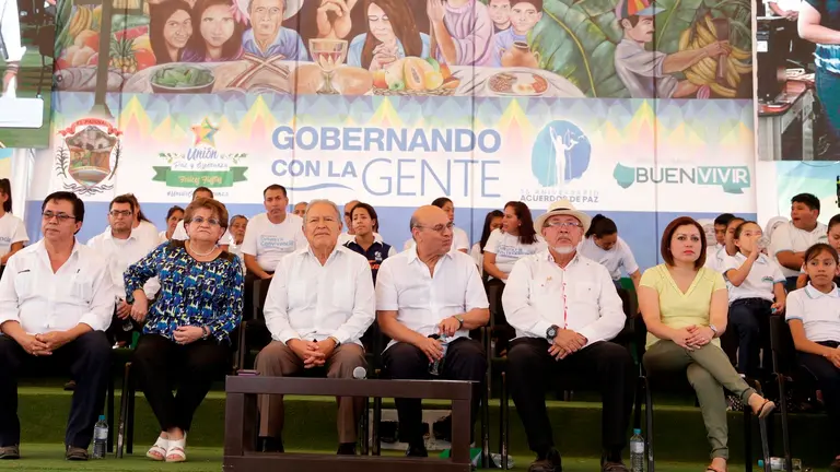 Presidente Salvador Sánchez Cerén, Violeta Menjívar, Orestes Ortez y Lorenzana