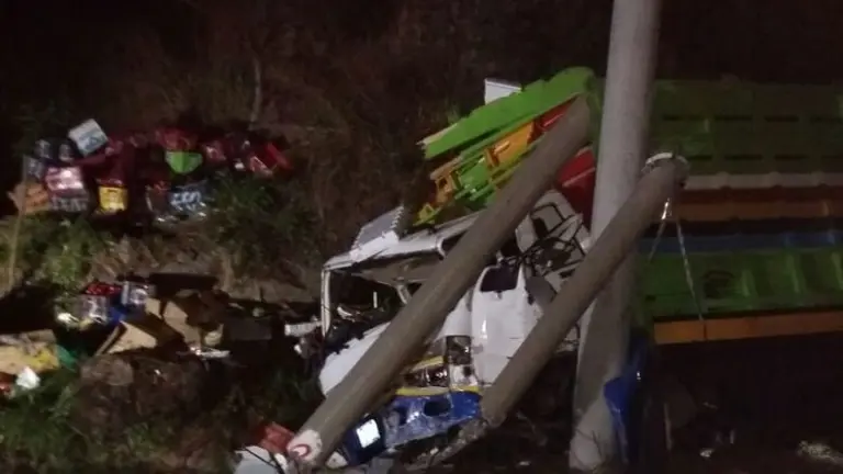 Accidente sobre carretera a Coamalapa