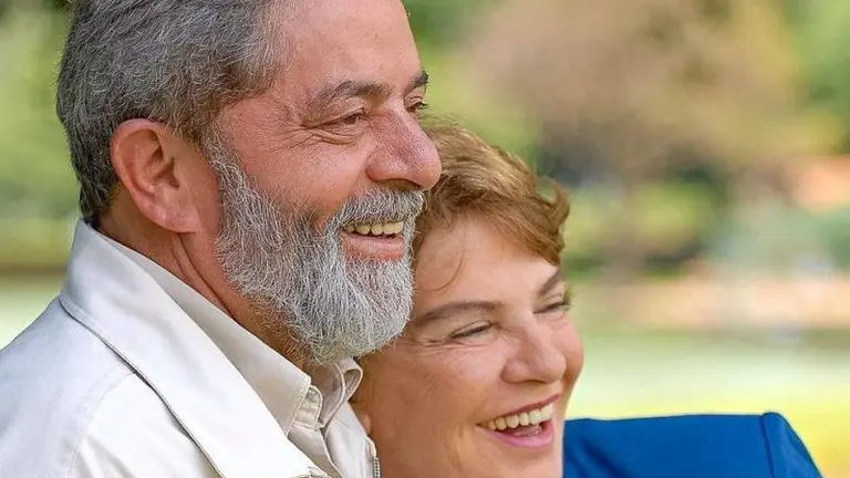 Lula y su esposa