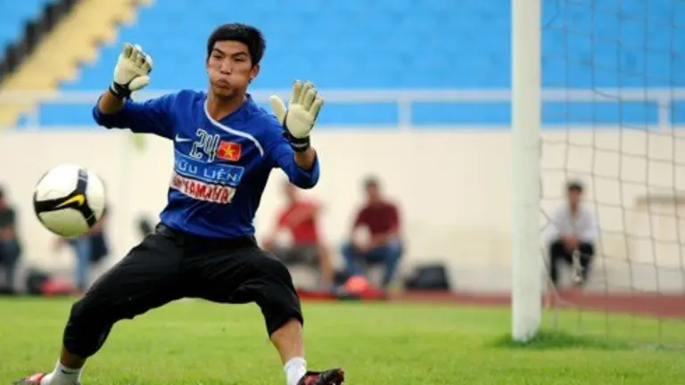 qua-khu-nhieu-khoang-toi-cua-tan-binh-hagl