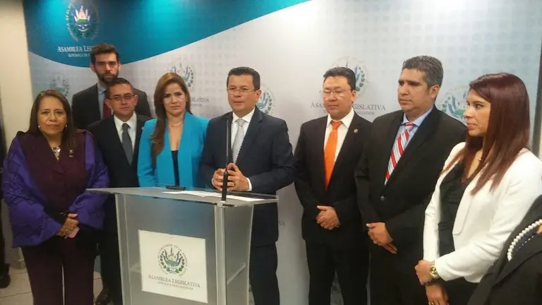 Canciller  Hugo Martínez