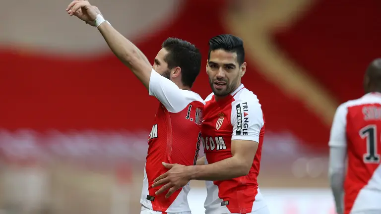 Moutinho y Radamel Falcao celebran un gol del Mónaco