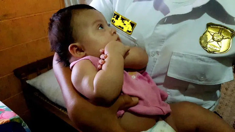 Bebé rescatada en Ilopango y que había sido raptada por pandilleros