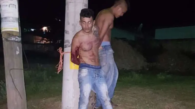 dt.common.streams.StreamServer