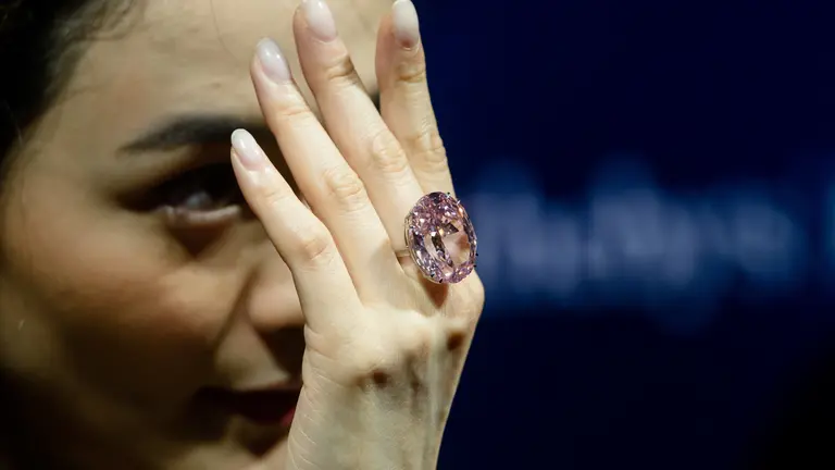 El Pink Star, el diamante más caro del mundo fue subastado en Hong Kong