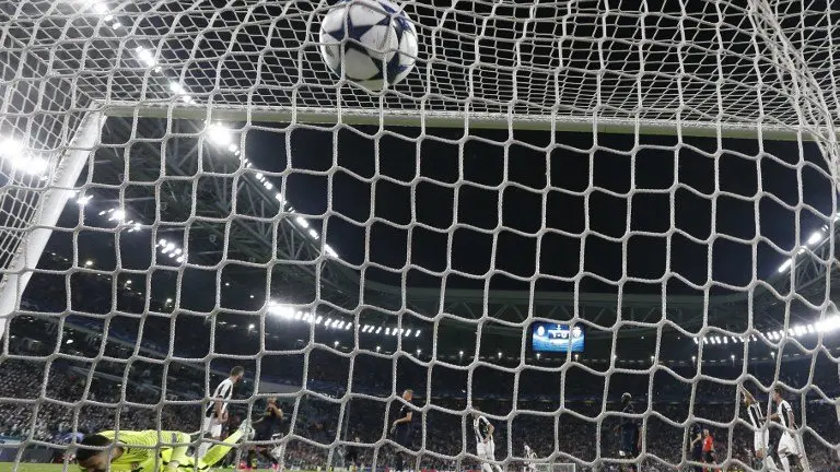 Dani Alves ya marcó el segundo gol de la Juventus frente al Mónaco