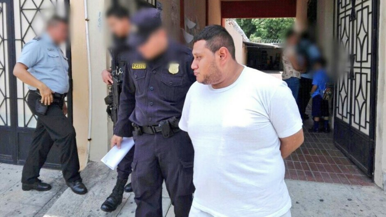 Élder Alexander Cerna Leiva, detenido por difusión de pornografía