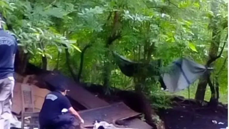 Tia asesinado con azadón