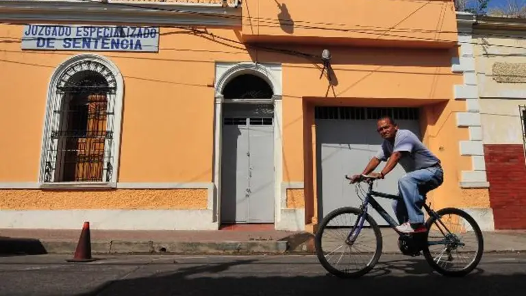 San Salvador, 02 de febrero de 2011
Juzgados Especializados de Sentencia de Santa Ana.
Foto Lissette Lemus Juzgados especializados
