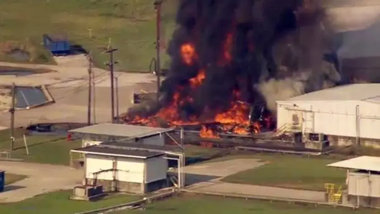 Incendio planta Texas