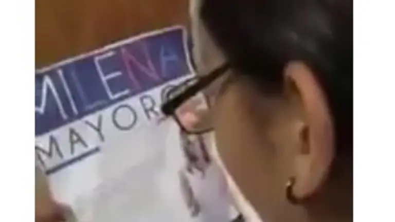 Milena Mayorga regala lentes