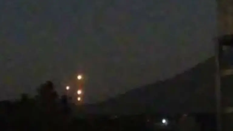 Luces sobre el volcán Chaparrastique