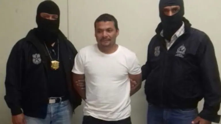 deportado detenido