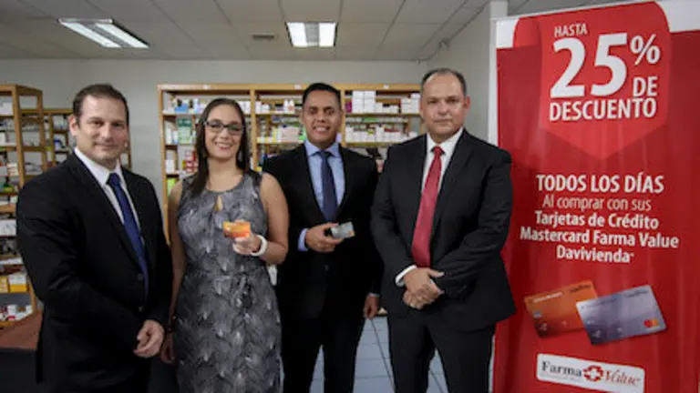Davivienda FARMAVALUE y Mastercard presentan su nueva tarjeta de crédito para compras en Farmacia FarmaValue en Santa Elena, Antiguo Cuscatlán, El Salvador, el 17 de Octubre de 2017.
Foto DAVIVIENDA/Salvador MELENDEZ