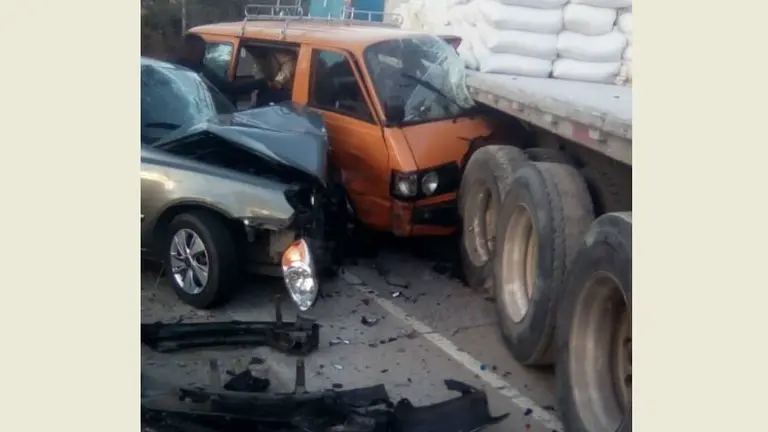 Triple choque en santa ana